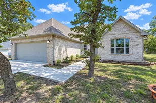 196 Bridwell Ln, Runaway Bay, TX 76426 - Photo 3