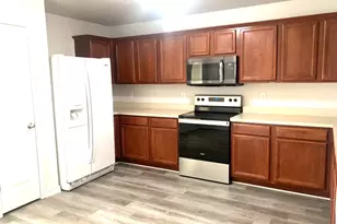 2011 Limestone Dr, Grand Prairie, TX 75052 - Photo 5
