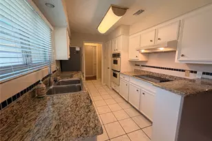 1620 Lexington Pl, Bedford, TX 76022 - Photo 5