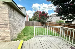 1402 Peregrine St, Lewisville, TX 75077 - Photo 3