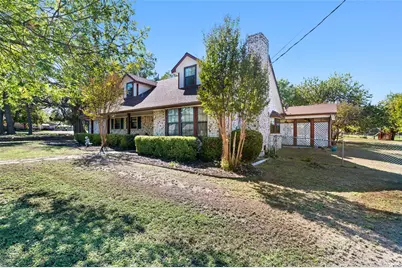 301 N Lyon Street, Tom Bean, TX 75491 - Photo 3