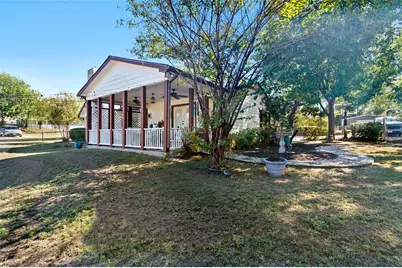 301 N Lyon Street, Tom Bean, TX 75491 - Photo 29