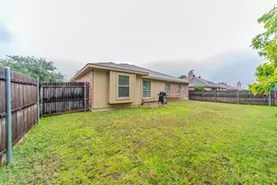 421 Oxford St, Burleson, TX 76028 - Photo 21