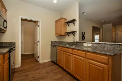 700 E Bullock Street, Denison, TX 75021 - Photo 9