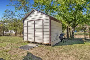 710 S Spears St, Alvarado, TX 76009 - Photo 23