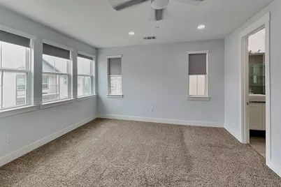 217 S Village Way, Lewisville, TX 75057 - Photo 9
