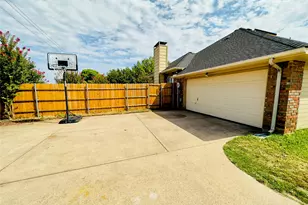 4002 Stonecastle Dr, Garland, TX 75044 - Photo 5