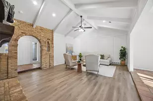 1710 Green Oaks Dr, Irving, TX 75061 - Photo 9