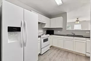 320 Deer Run Dr, Sanger, TX 76266 - Photo 11
