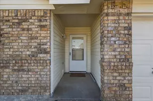 320 Deer Run Dr, Sanger, TX 76266 - Photo 3