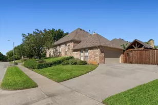 8200 Edgemont Ct, North Richland Hills, TX 76182 - Photo 37