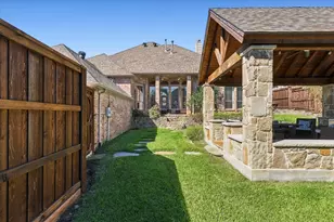 8200 Edgemont Ct, North Richland Hills, TX 76182 - Photo 35