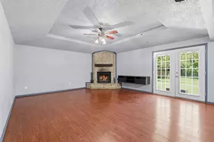 1309 Berry Dr, Cleburne, TX 76033 - Photo 5
