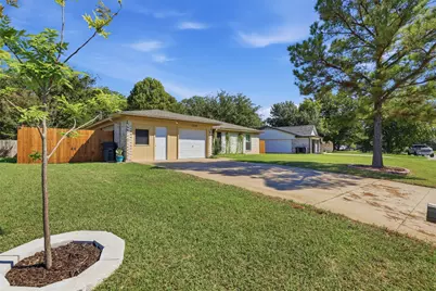 1309 Berry Drive, Cleburne, TX 76033 - Photo 3