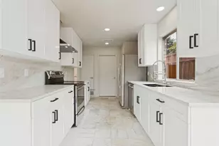 2205 Phoenix Dr, Garland, TX 75040 - Photo 11