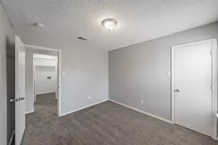 3750 Meadowbrook Dr, Fort Worth, TX 76103 - Photo 19
