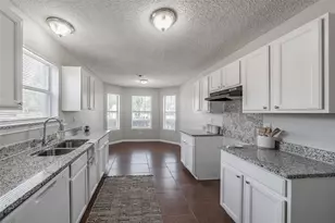 3750 Meadowbrook Dr, Fort Worth, TX 76103 - Photo 11