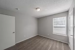 3750 Meadowbrook Dr, Fort Worth, TX 76103 - Photo 23