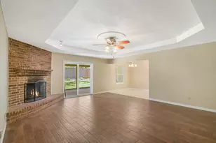 6410 Willow Springs Dr, Arlington, TX 76001 - Photo 3