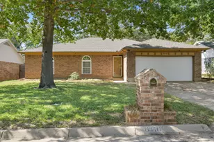 6410 Willow Springs Dr, Arlington, TX 76001 - Photo 1