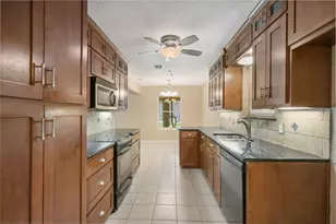6410 Willow Springs Dr, Arlington, TX 76001 - Photo 11