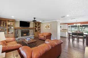 2609 Oaks Dr, Granbury, TX 76049 - Photo 7