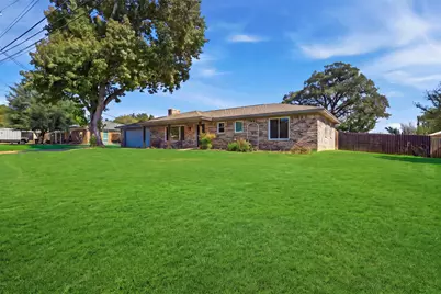 2609 Oaks Drive, Granbury, TX 76049 - Photo 3