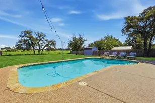 2609 Oaks Dr, Granbury, TX 76049 - Photo 35