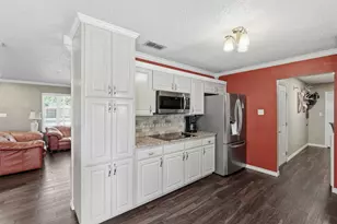 2609 Oaks Dr, Granbury, TX 76049 - Photo 17
