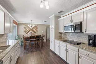 2609 Oaks Dr, Granbury, TX 76049 - Photo 15