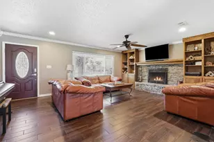 2609 Oaks Dr, Granbury, TX 76049 - Photo 9