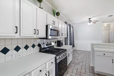 204 Newport Drive, Van Alstyne, TX 75495 - Photo 9