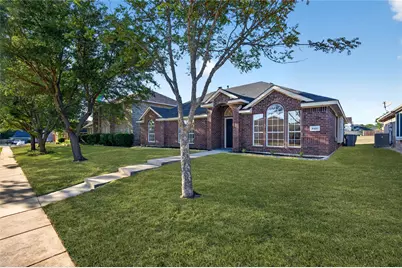 2221 Bridle Path Drive, Lancaster, TX 75146 - Photo 3