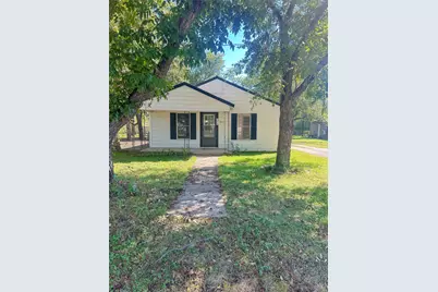 304 N Neches Street, Whitney, TX 76692 - Photo 1