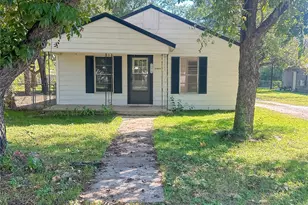 304 N Neches St, Whitney, TX 76692 - Photo 1