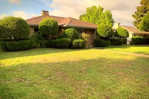 1813 University Dr, Richardson, TX 75081 - Photo 3