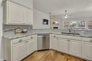 229 Willow Creek Dr, Weatherford, TX 76085 - Photo 9