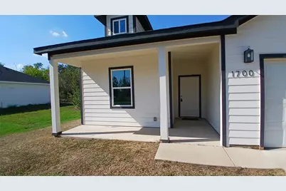 1700 E 10th Avenue, Corsicana, TX 75110 - Photo 3