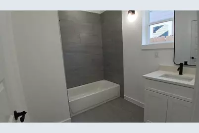 1704 E 10th Avenue, Corsicana, TX 75110 - Photo 21