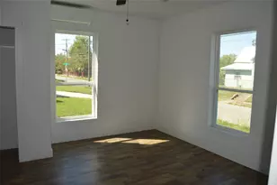 1613 Jones St, Greenville, TX 75401 - Photo 17