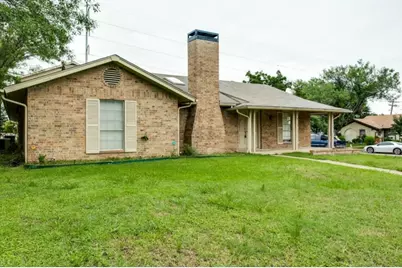3801 Eugene Court N, Irving, TX 75062 - Photo 3
