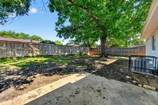2127 Versailles Dr, Carrollton, TX 75007 - Photo 29