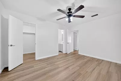 2127 Versailles Drive, Carrollton, TX 75007 - Photo 25