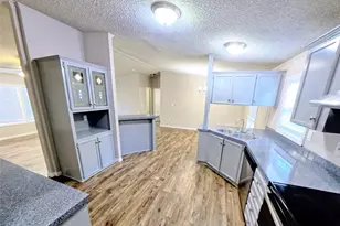 1315 Phoenix Ct, Granbury, TX 76048 - Photo 3