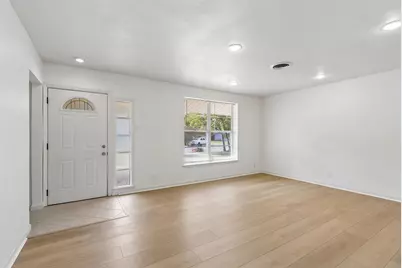 1723 Carlisle Street, Irving, TX 75062 - Photo 5