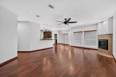 512 Renfro Court, Irving, TX 75063 - Photo 9