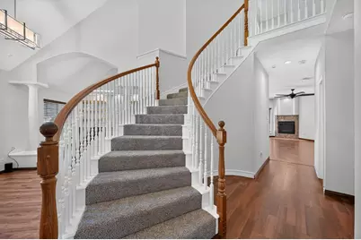 512 Renfro Court, Irving, TX 75063 - Photo 3