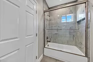 2204 Albert Broadfoot St, Bonham, TX 75418 - Photo 15