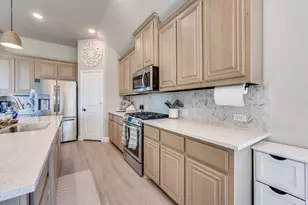 1029 River Oaks Dr, Godley, TX 76044 - Photo 9