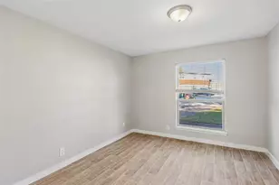 283 Somerset Cir, Bedford, TX 76022 - Photo 7